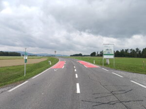 Tafel an der Straße